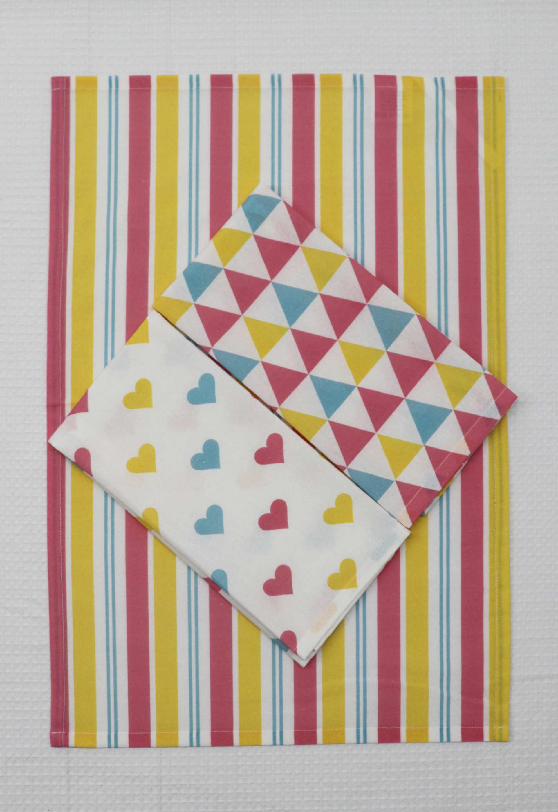 100% COTTON HEARTS and STRIPES KITCHEN TOWELS SET